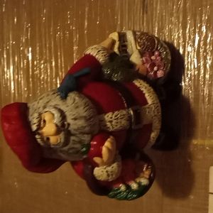 Georgis Christmas decor santa